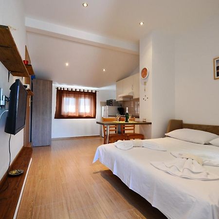 Studio Apartment Martin Zara Esterno foto