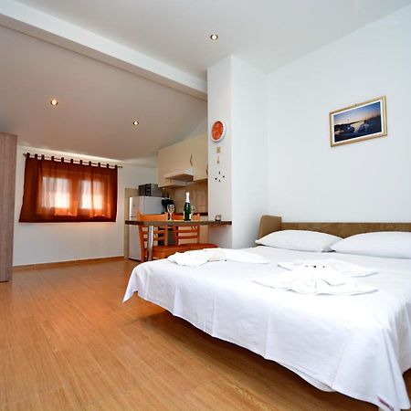 Studio Apartment Martin Zara Esterno foto