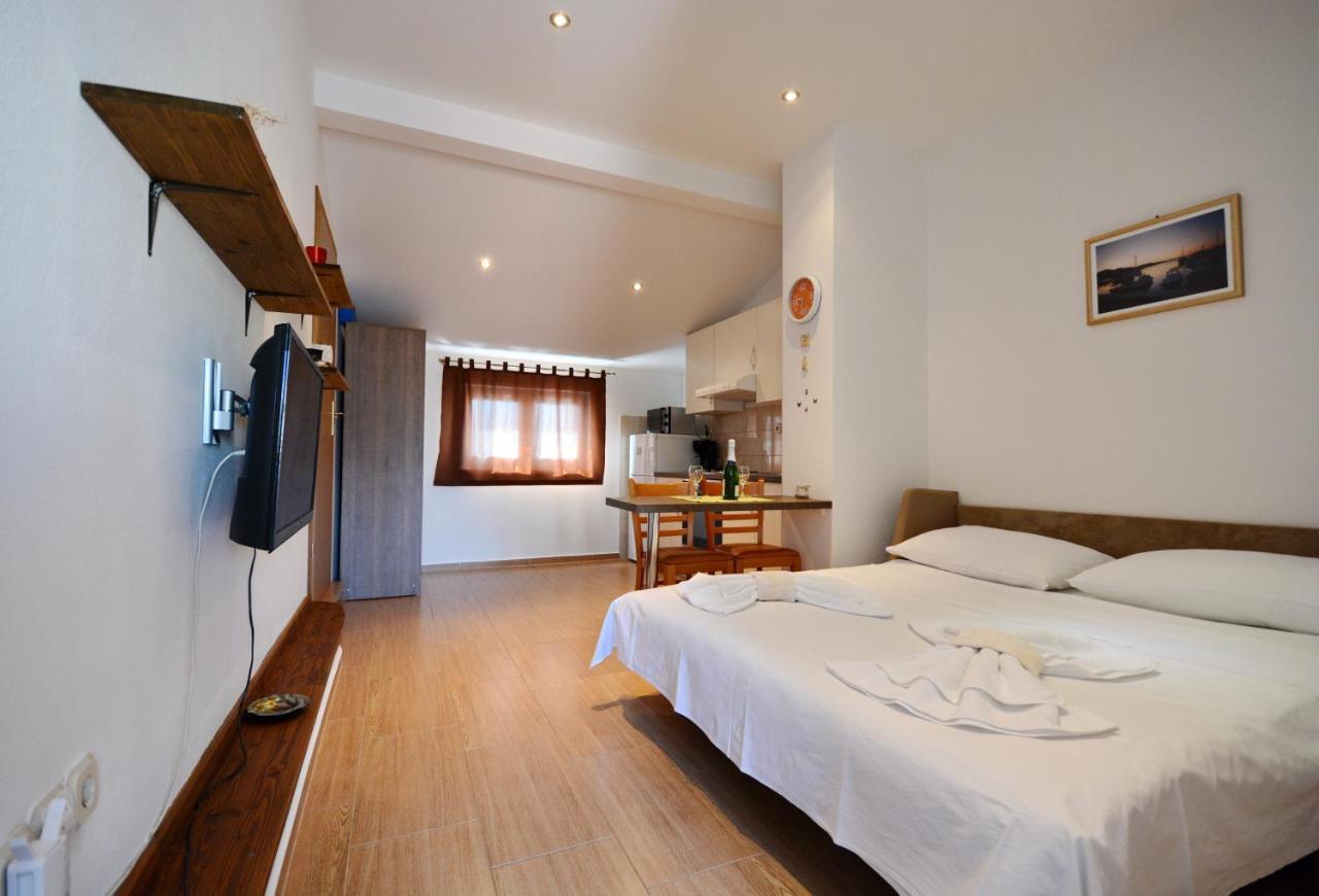 Studio Apartment Martin Zara Esterno foto