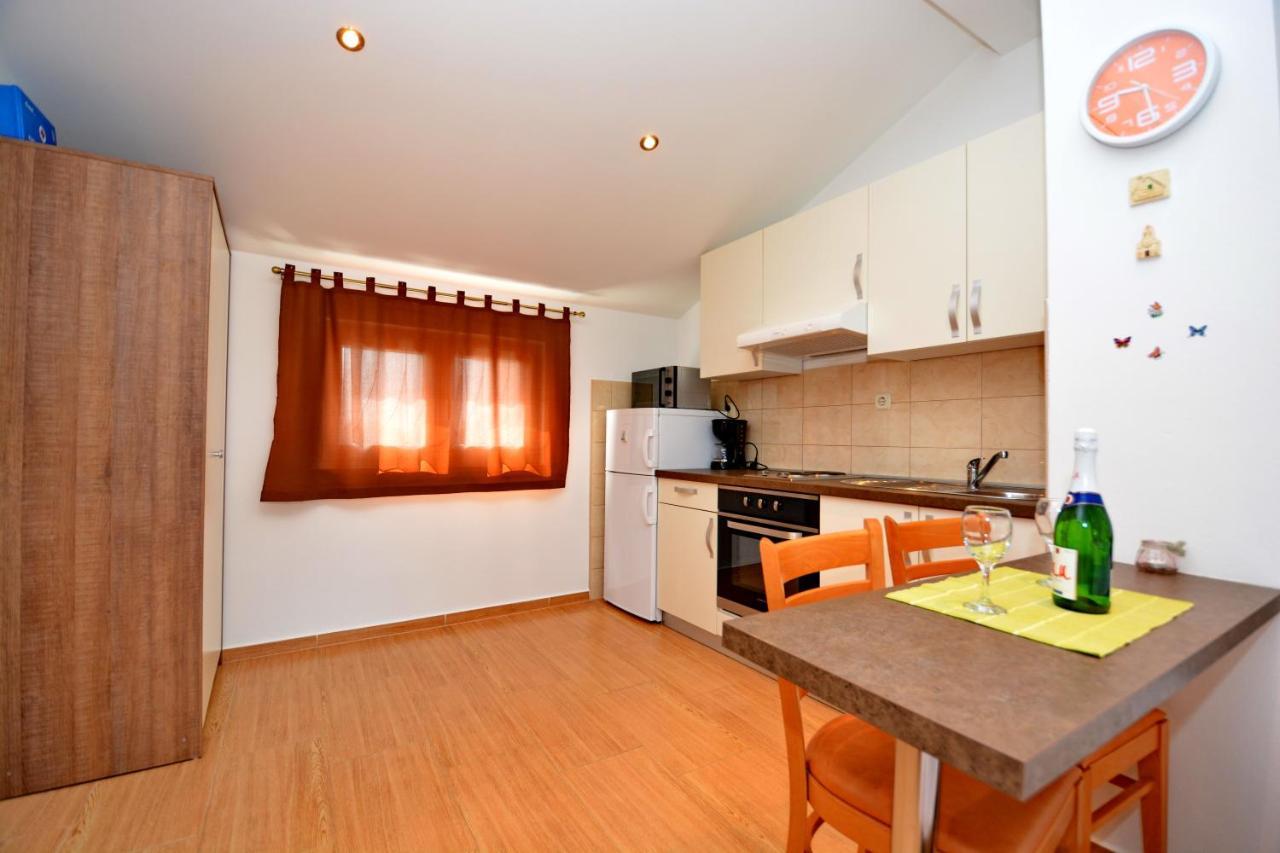Studio Apartment Martin Zara Esterno foto
