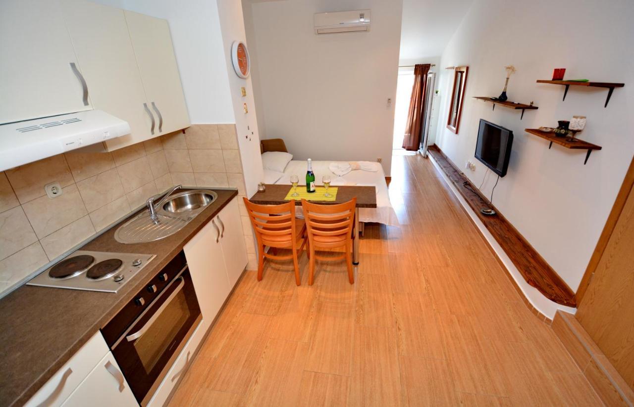 Studio Apartment Martin Zara Esterno foto