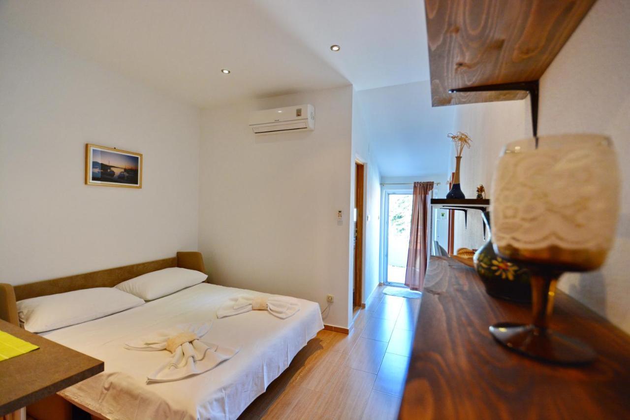 Studio Apartment Martin Zara Esterno foto